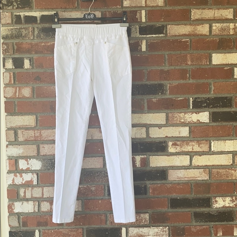 🆕Woman’s white pants MADE IN KOREA SIZE MEDIUM🤍🇰🇷